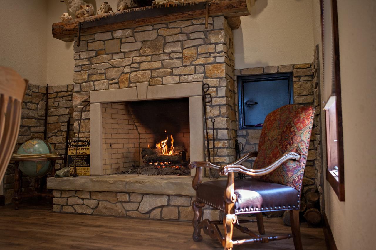 Two Hats Ranch Bed & Breakfast Big Rapids Exterior photo