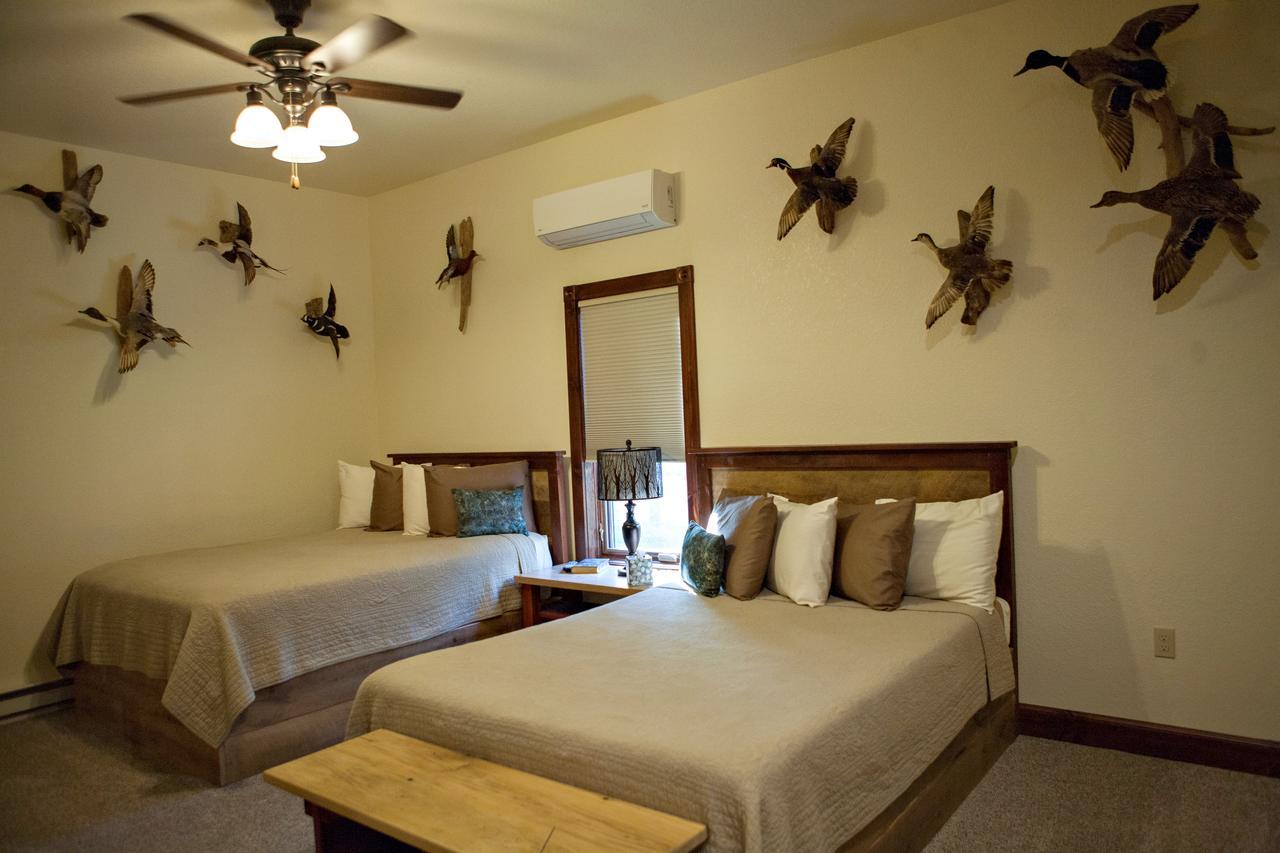Two Hats Ranch Bed & Breakfast Big Rapids Exterior photo